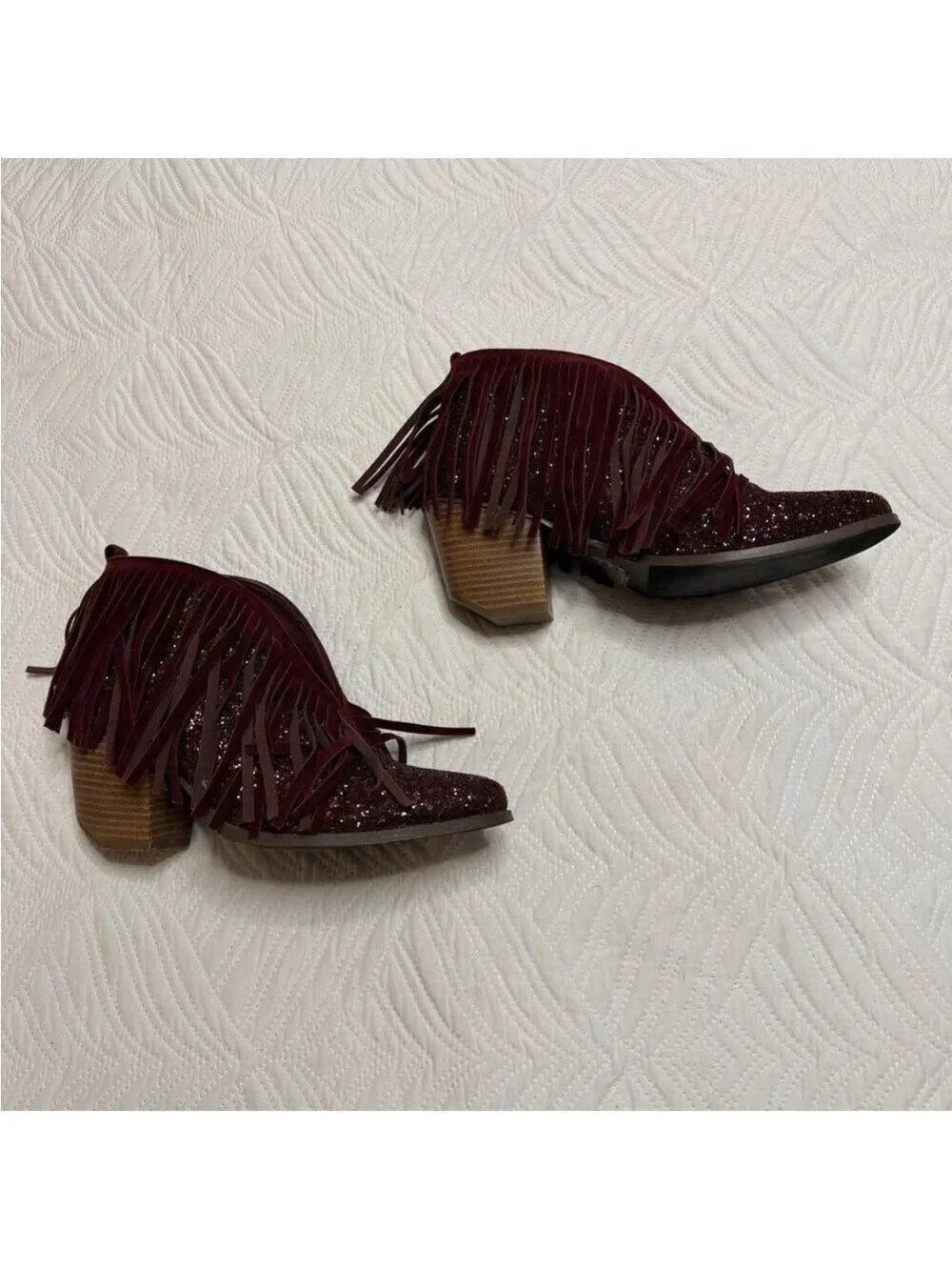 Wild G Women’s Maroon Glitter Fringe Ankle Boots. Size 9
